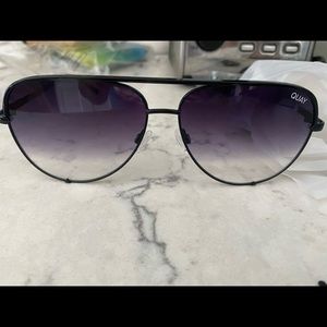 Quay black fade original size high key